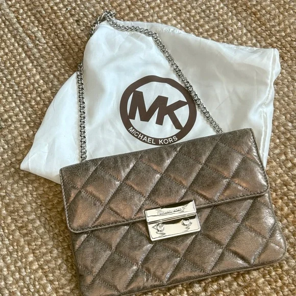 💛Michael Kors Metallic Quilted Clutch - Picture 1 of 3